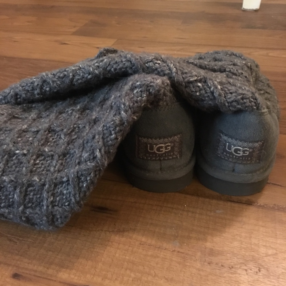 Size 8 grey knit Ugg’s